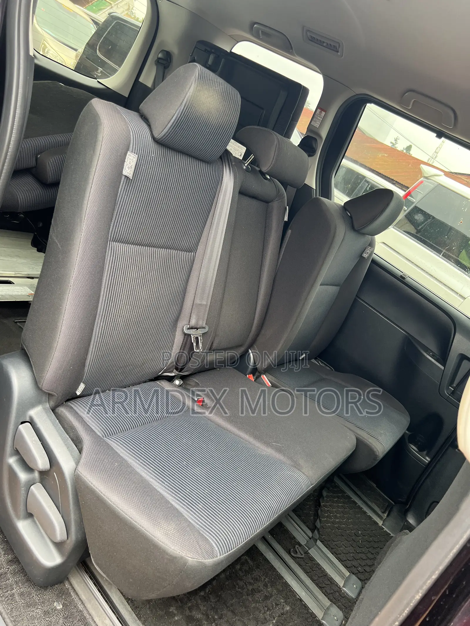 Toyota Noah 2020 Maroon