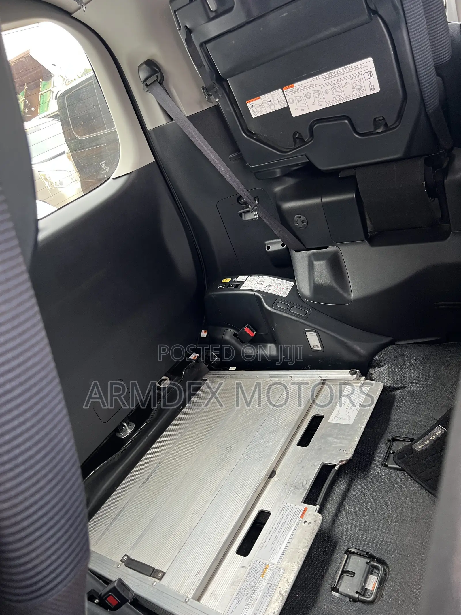 Toyota Noah 2020 Maroon
