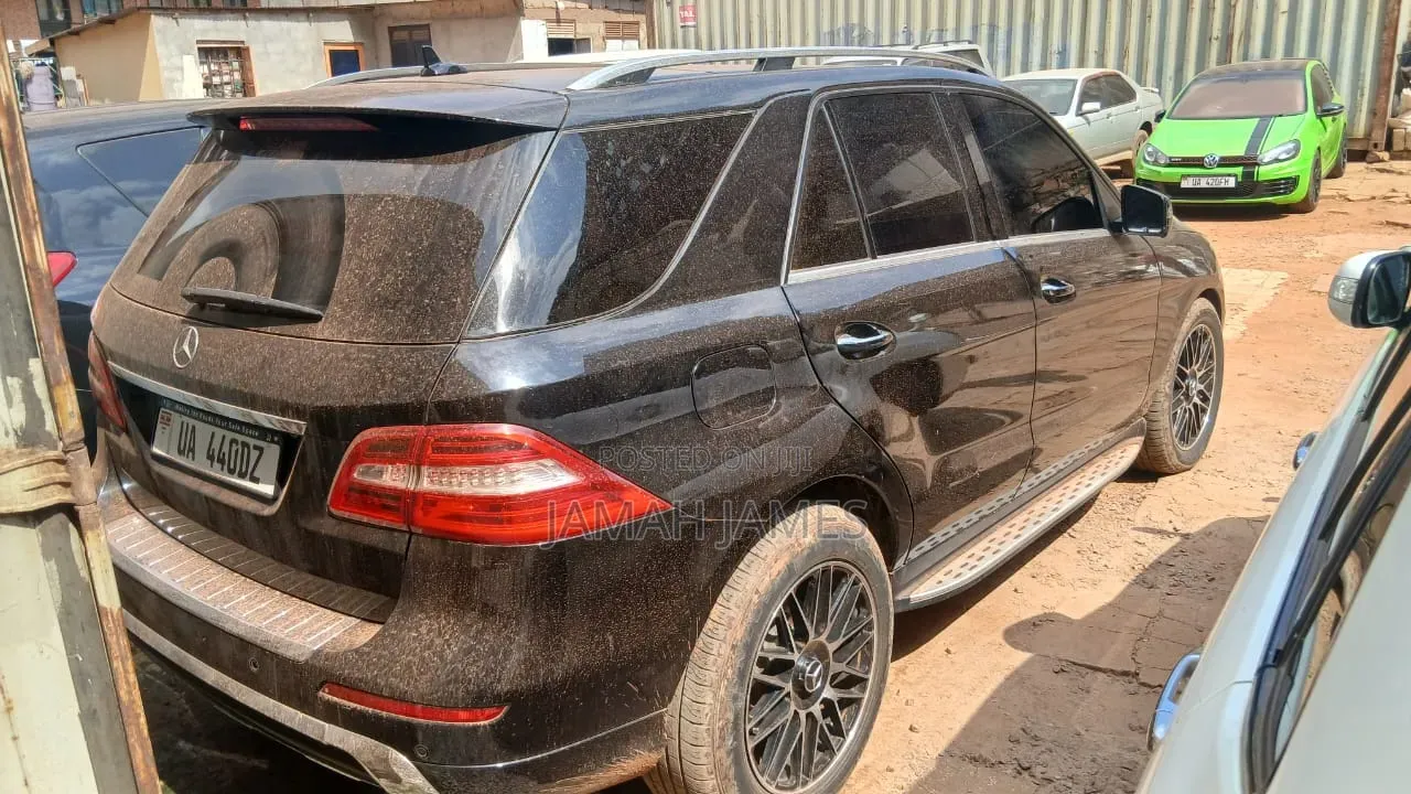 Mercedes-Benz 350D 2015 Black