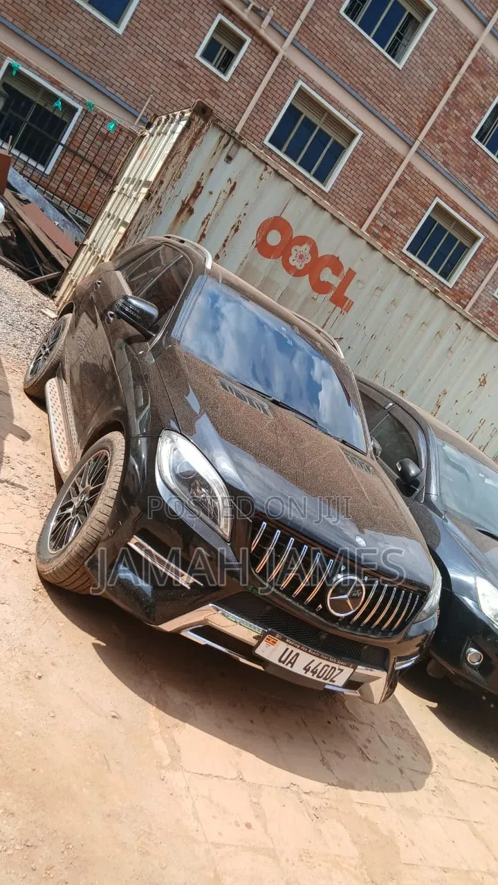 Mercedes-Benz 350D 2015 Black