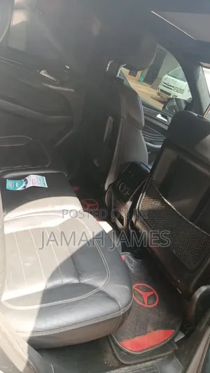 Mercedes-Benz 350D 2015 Black