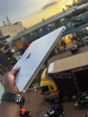 Laptop Apple MacBook Air 2022 M2 8GB Intel Core M2 SSD 256GB