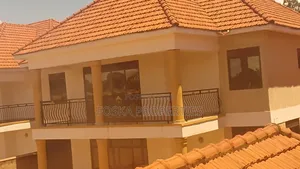 5bdrm Duplex in Central Division for rent