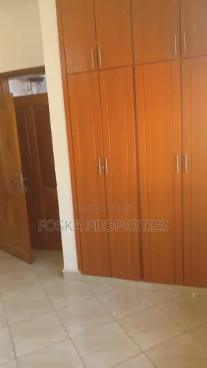 5bdrm Duplex in Central Division for rent