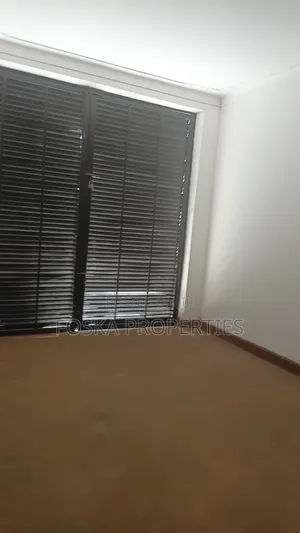 5bdrm Duplex in Central Division for rent