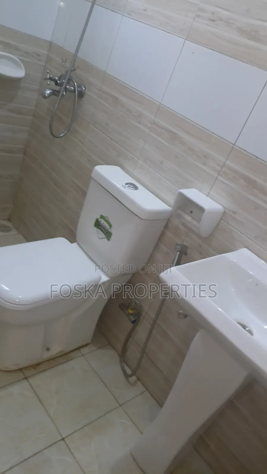 5bdrm Duplex in Central Division for rent