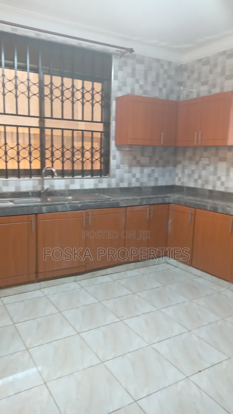 5bdrm Duplex in Central Division for rent