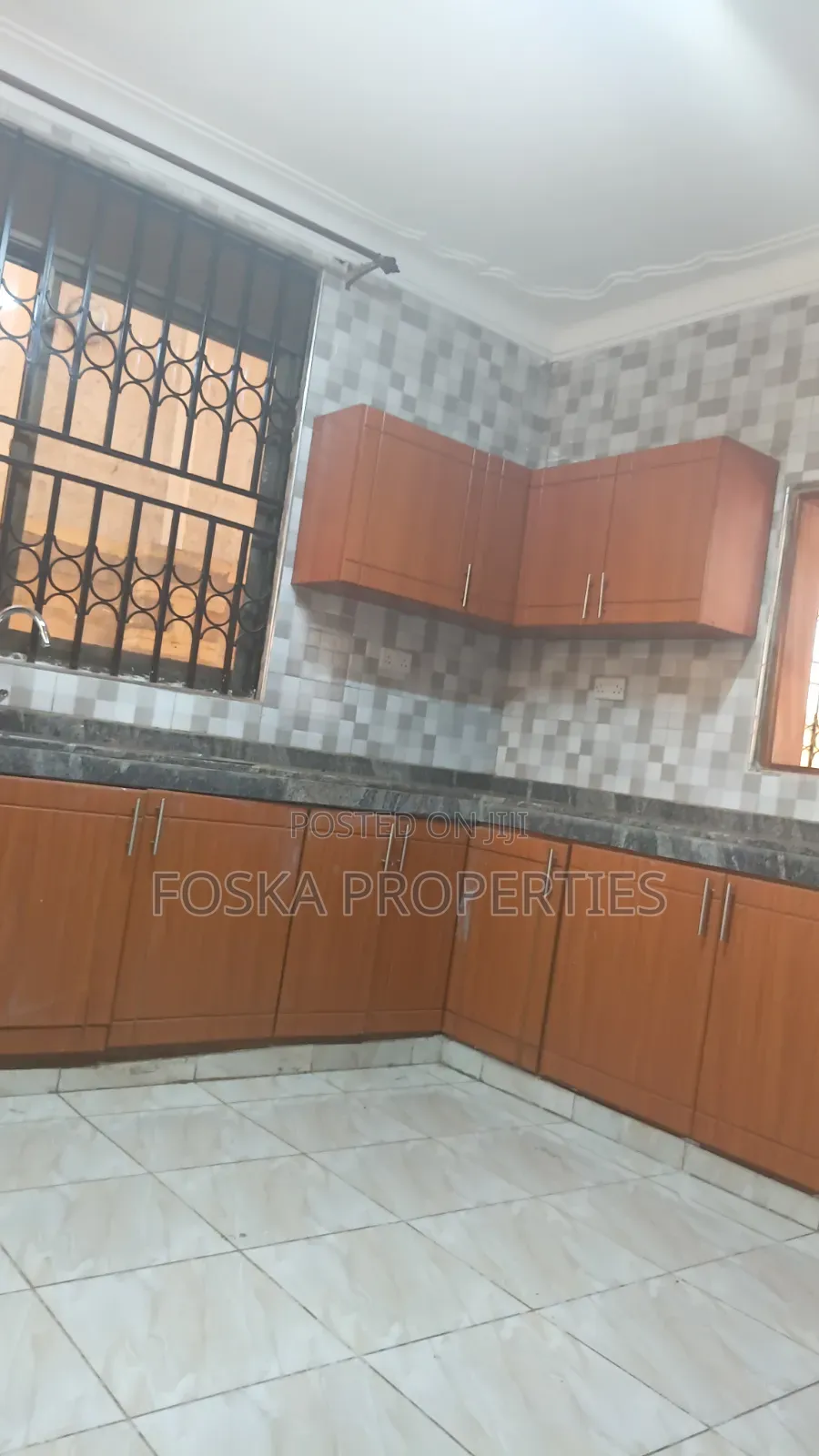 5bdrm Duplex in Central Division for rent