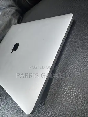 Laptop Apple MacBook Pro 2021 M1 8GB Apple M1 Pro SSD 256GB