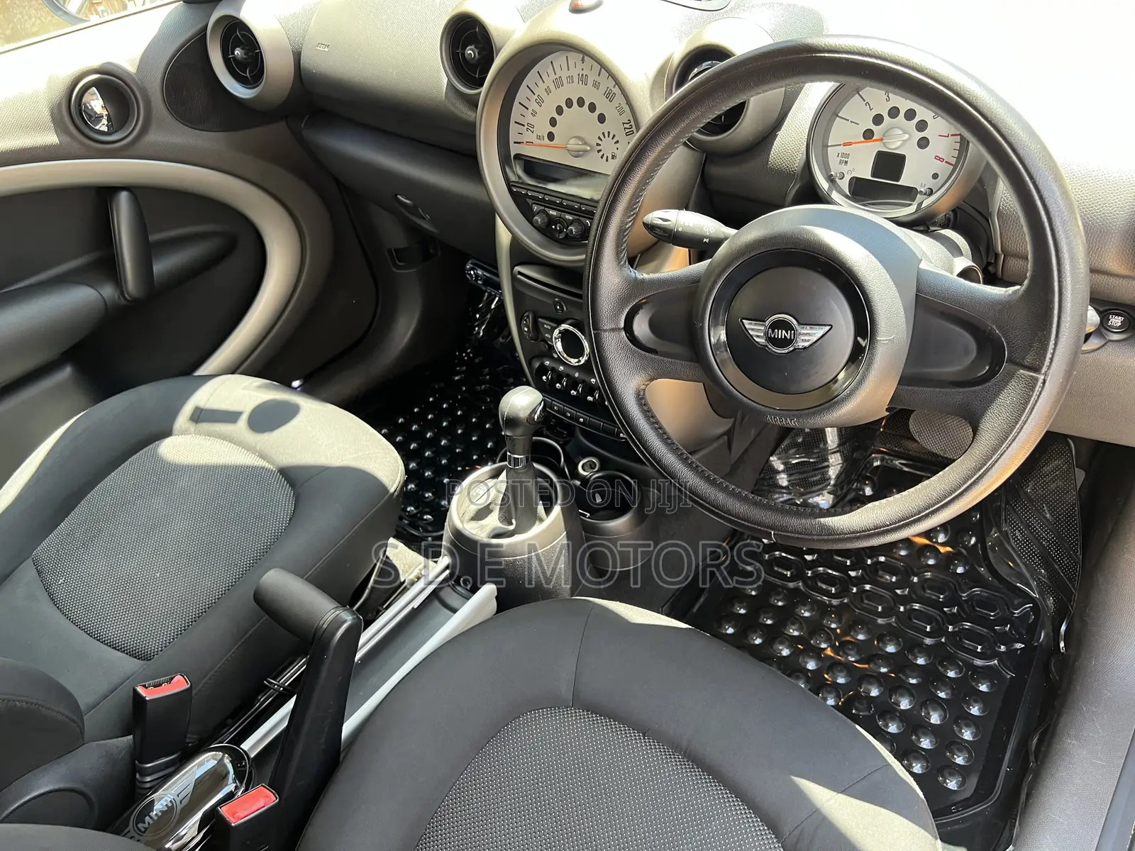 Mini Cooper 2dr Convertible (1.6L 4cyl 6M) 2014 White