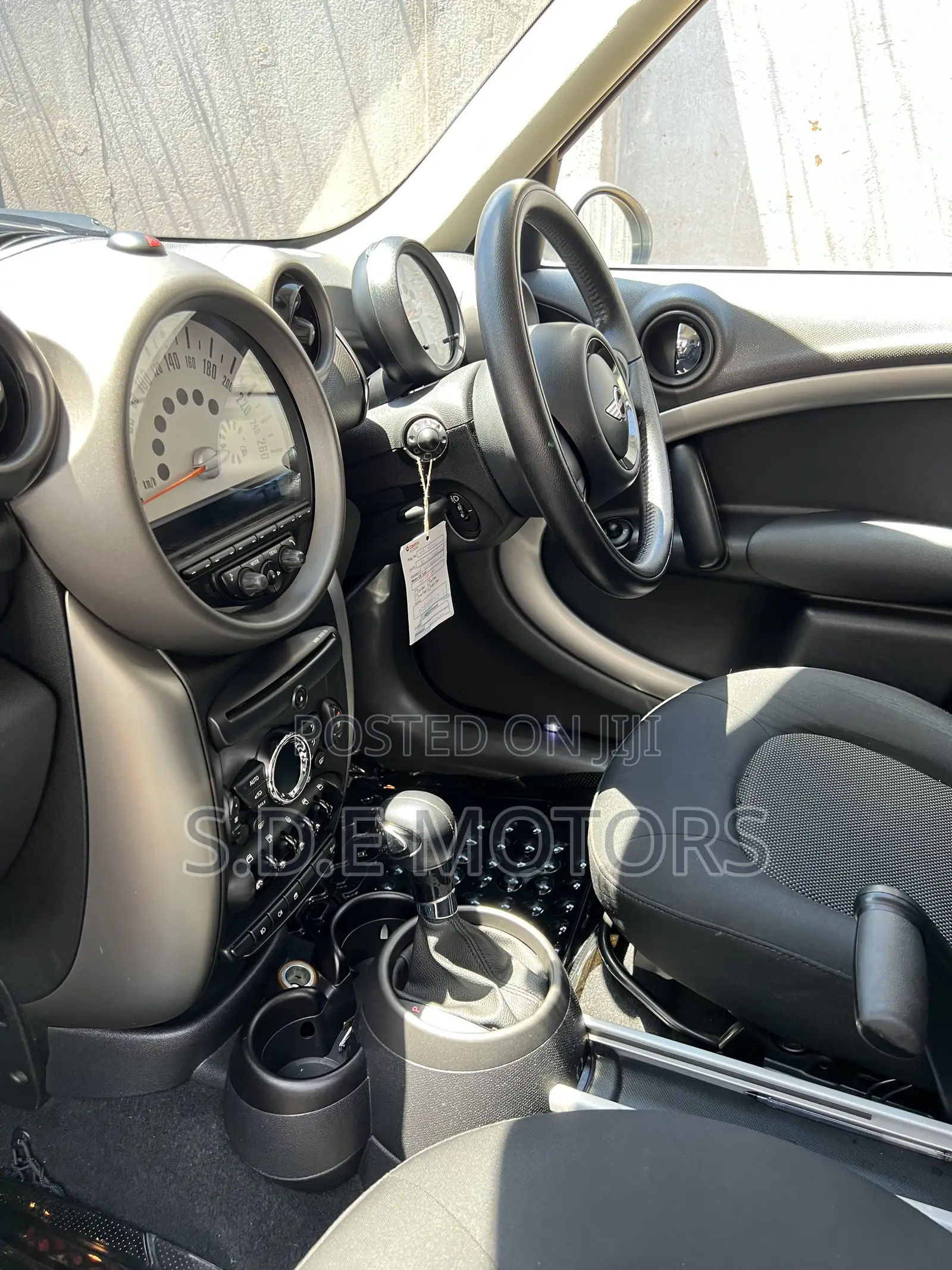 Mini Cooper 2dr Convertible (1.6L 4cyl 6M) 2014 White