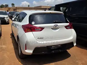 Toyota Auris 2014 Silver