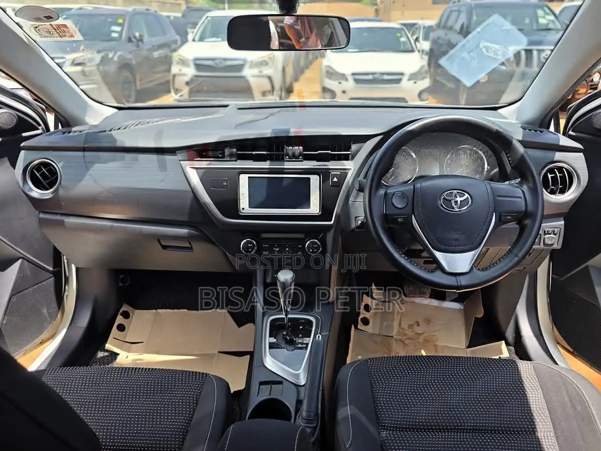 Toyota Auris 2014 Silver