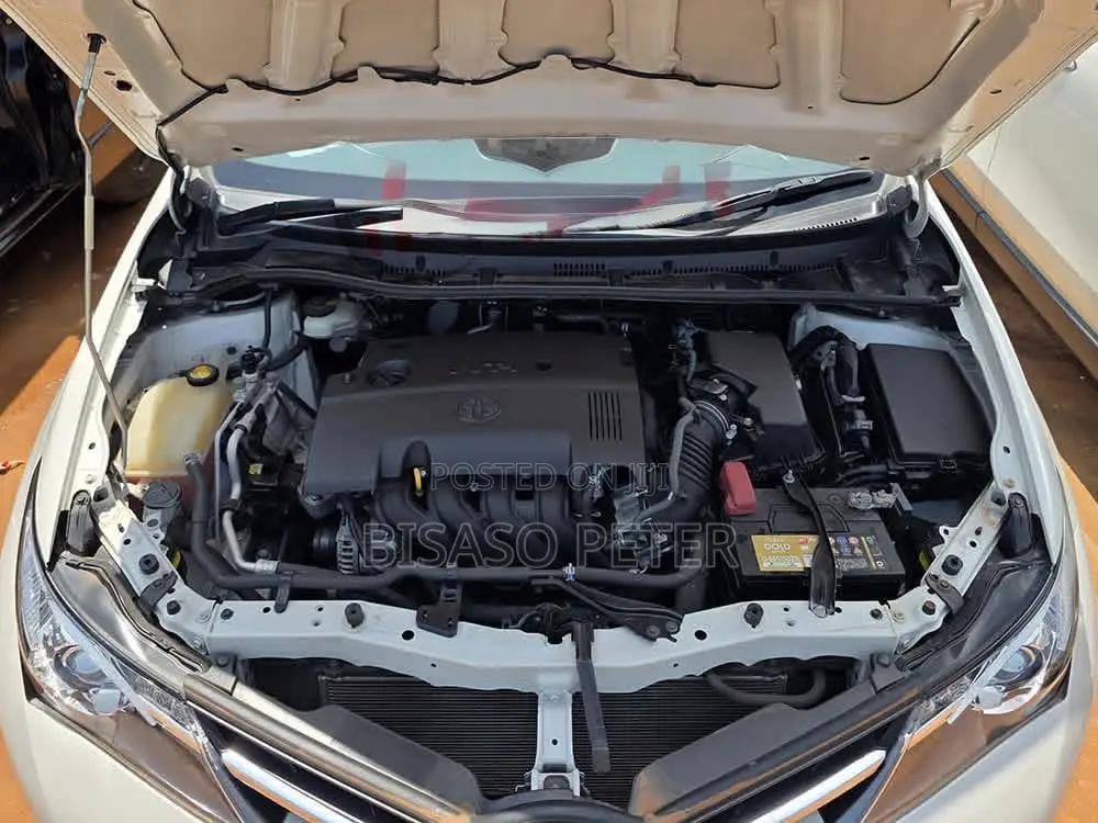 Toyota Auris 2014 Silver