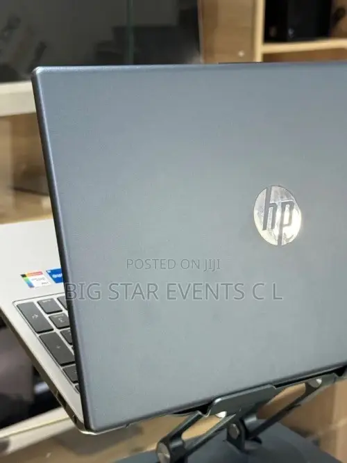 Laptop HP 250 G10 8GB Intel Core i7 SSD 512GB