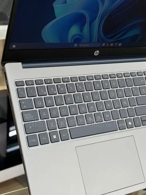 Laptop HP 250 G10 8GB Intel Core i7 SSD 512GB