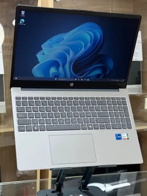 Laptop HP 250 G10 8GB Intel Core i7 SSD 512GB