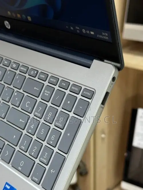 Laptop HP 250 G10 8GB Intel Core i7 SSD 512GB