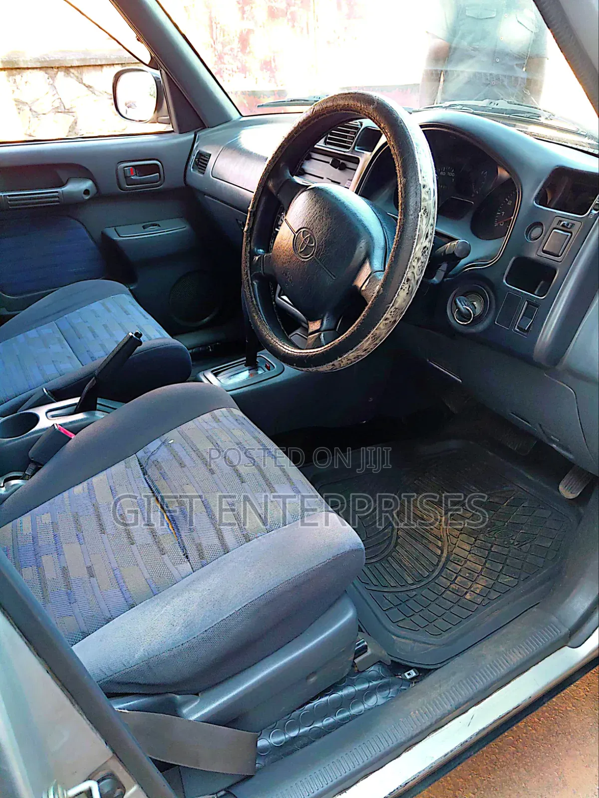 Toyota RAV4 1999 Silver