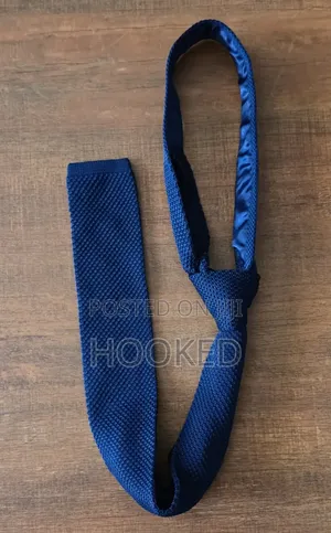 Silky Crochet Classy 2ndhand Necktie