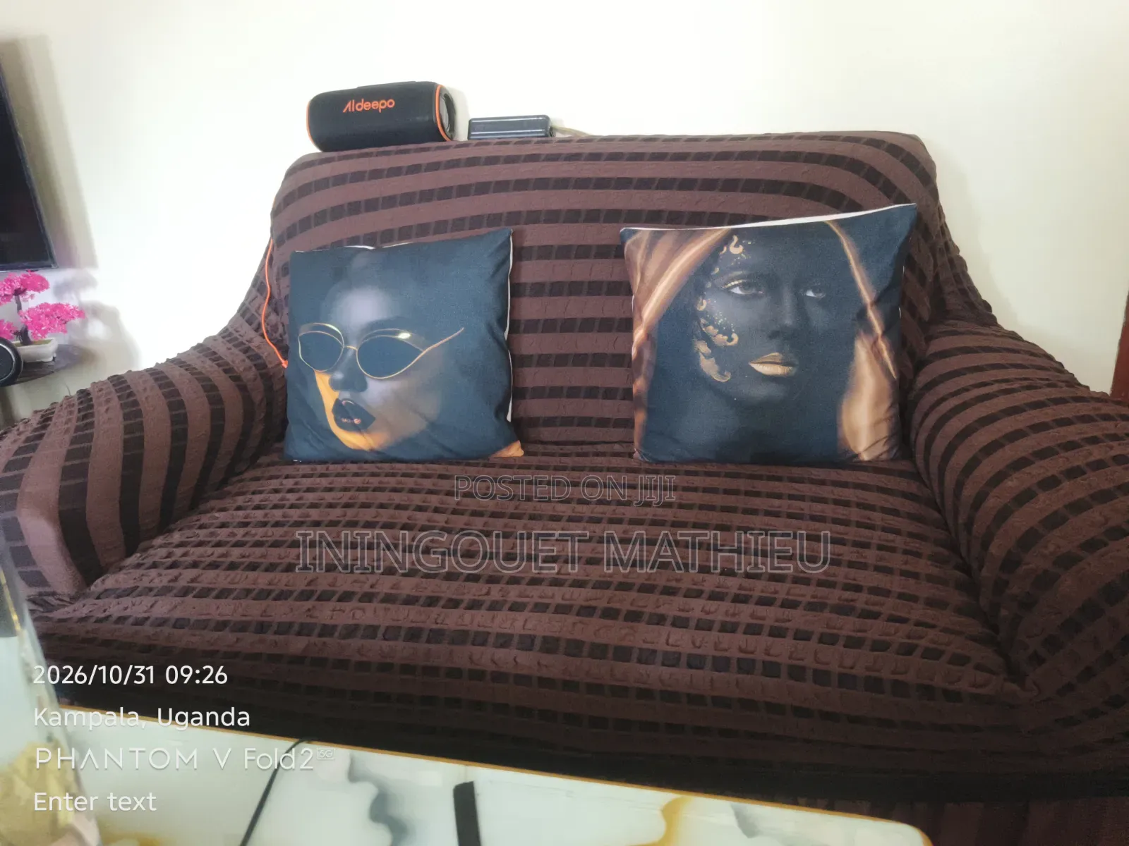 I Sell My Sofa Sets 5 Seater With the Sofa Covers