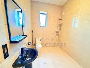3bdrm Duplex in Bugolobi Estate, Central Division for rent
