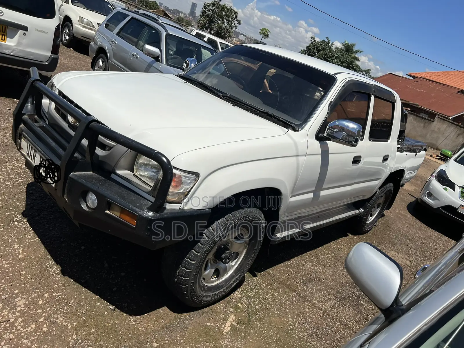 Toyota Hilux 1999 White