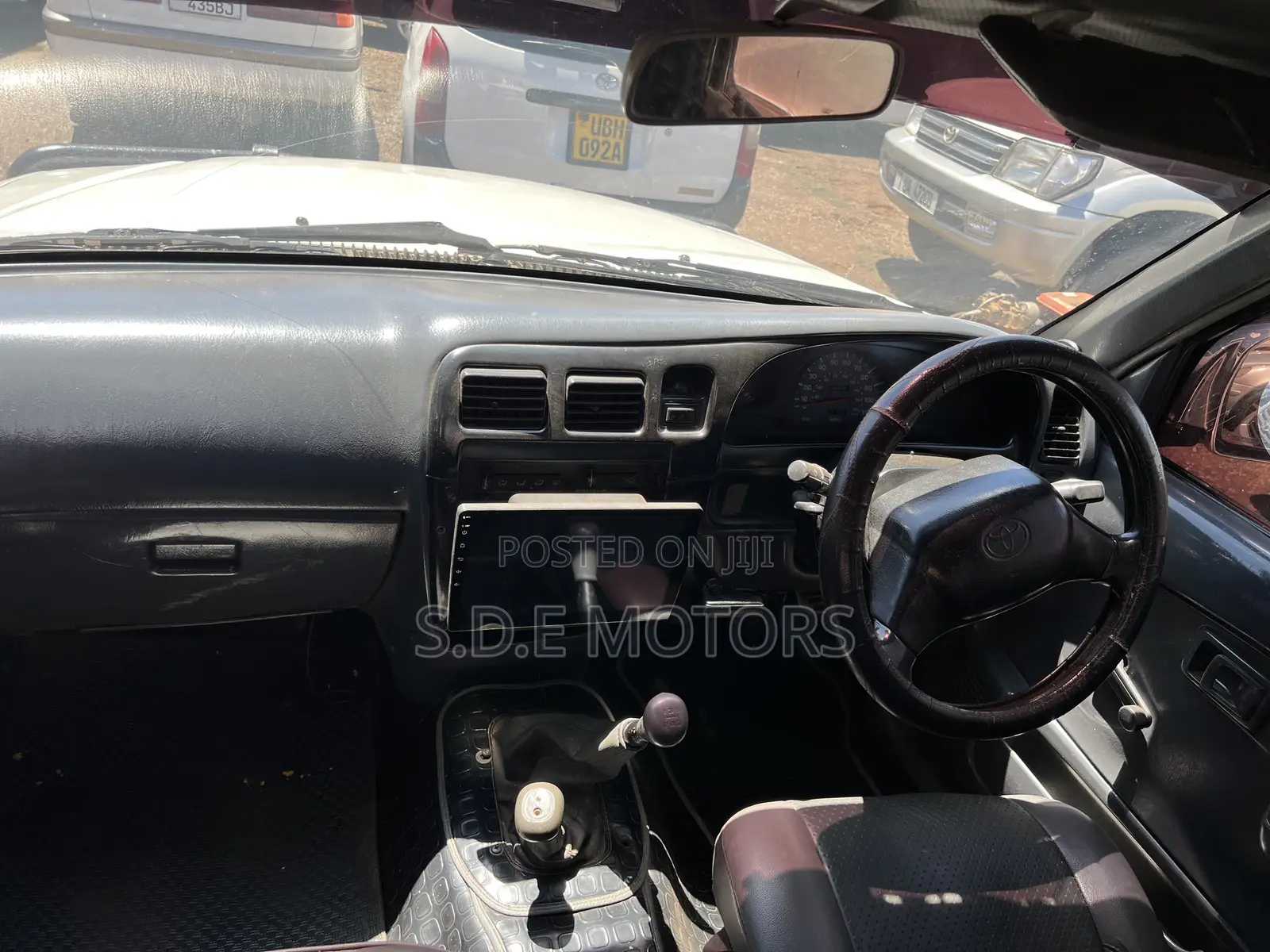 Toyota Hilux 1999 White