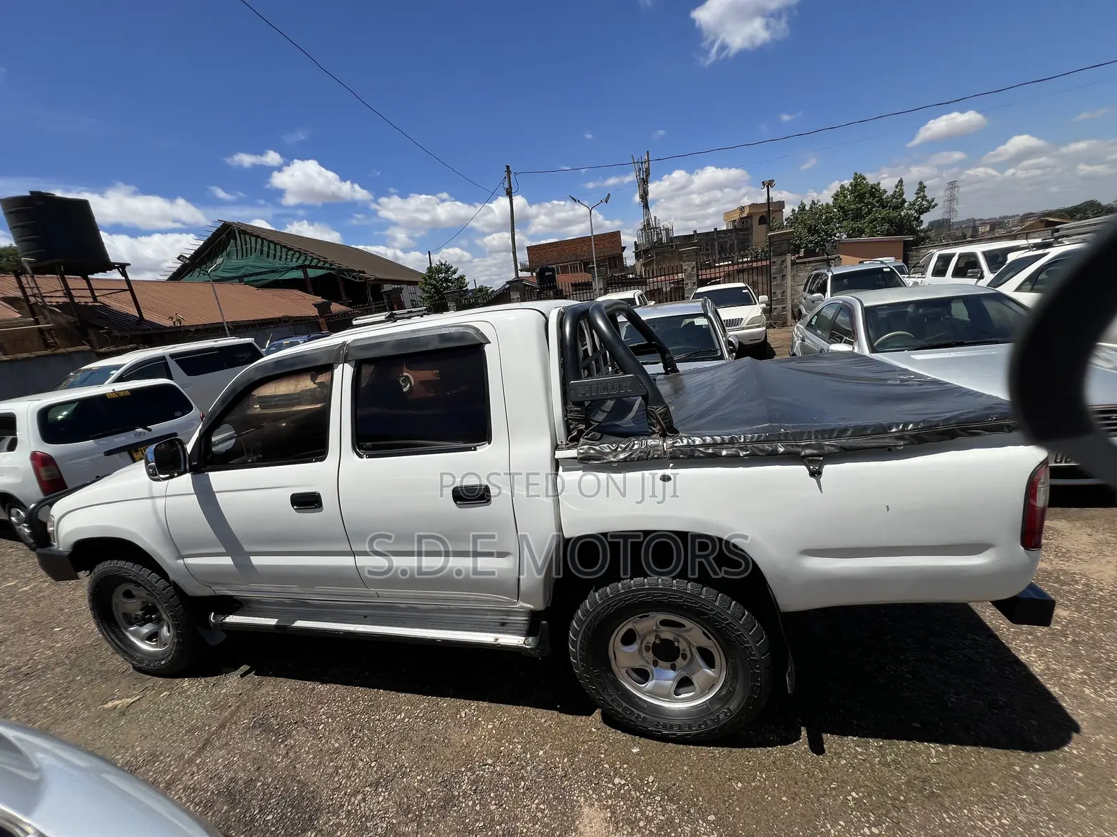 Toyota Hilux 1999 White