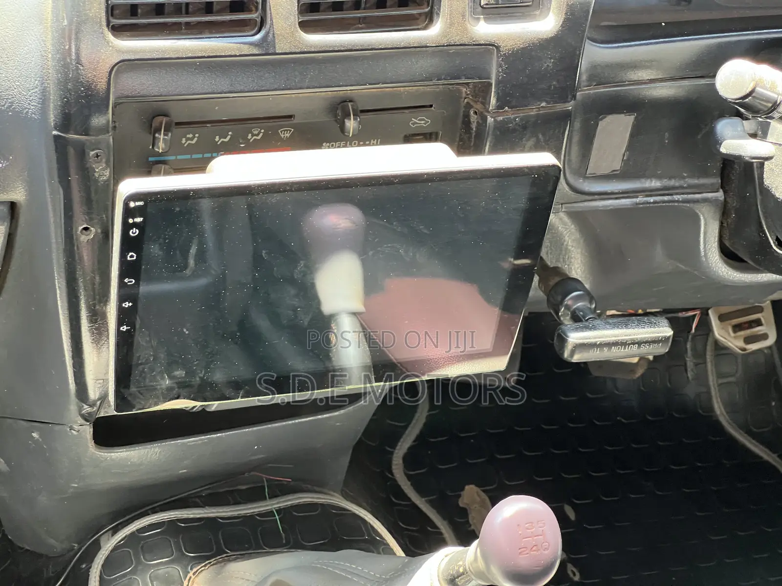 Toyota Hilux 1999 White