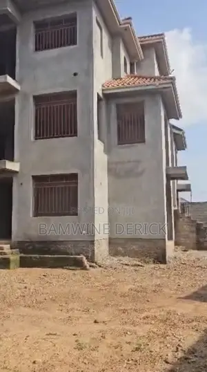 7bdrm Mansion in Mpala Estate, Katabi for sale