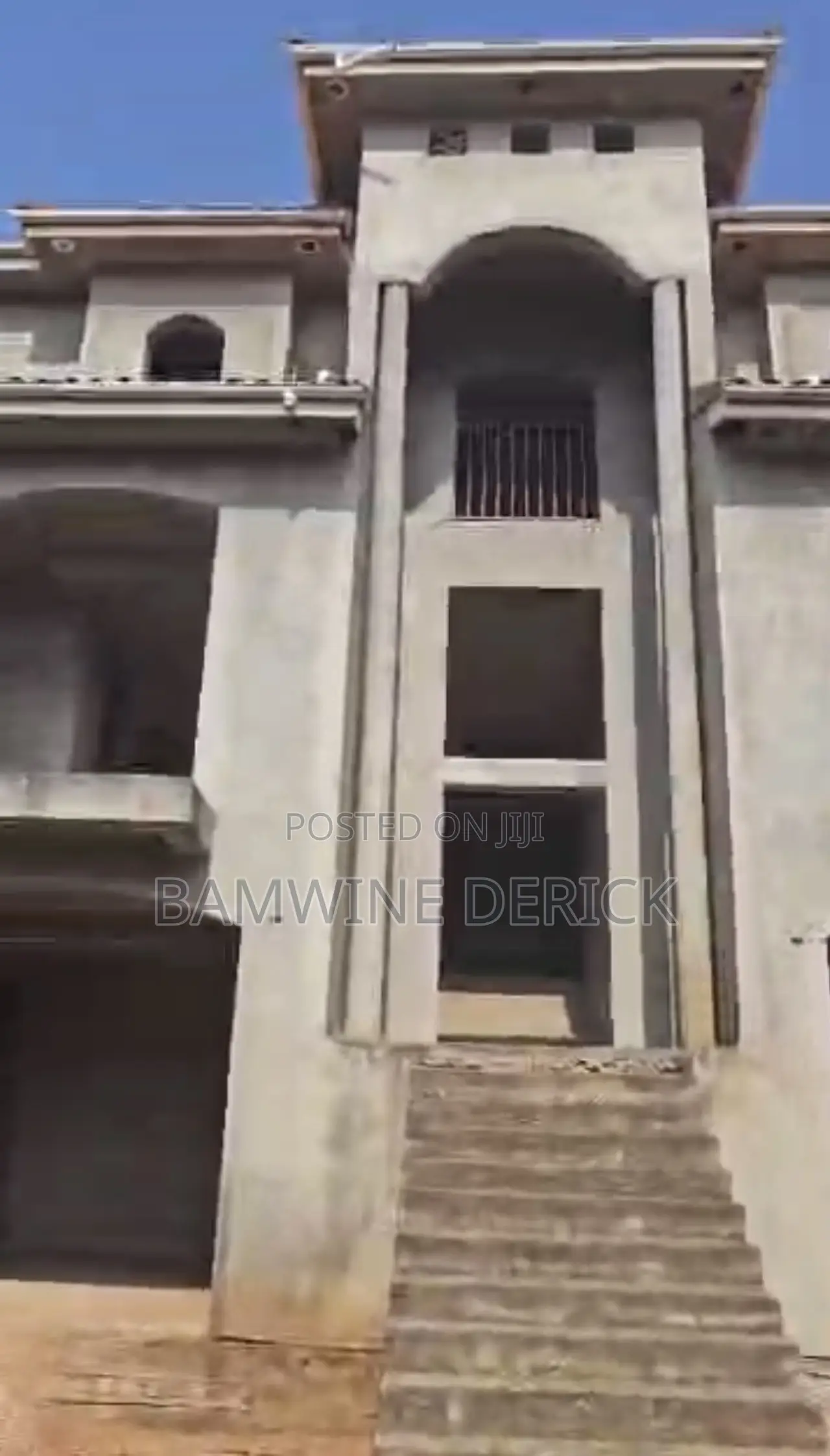 7bdrm Mansion in Mpala Estate, Katabi for sale