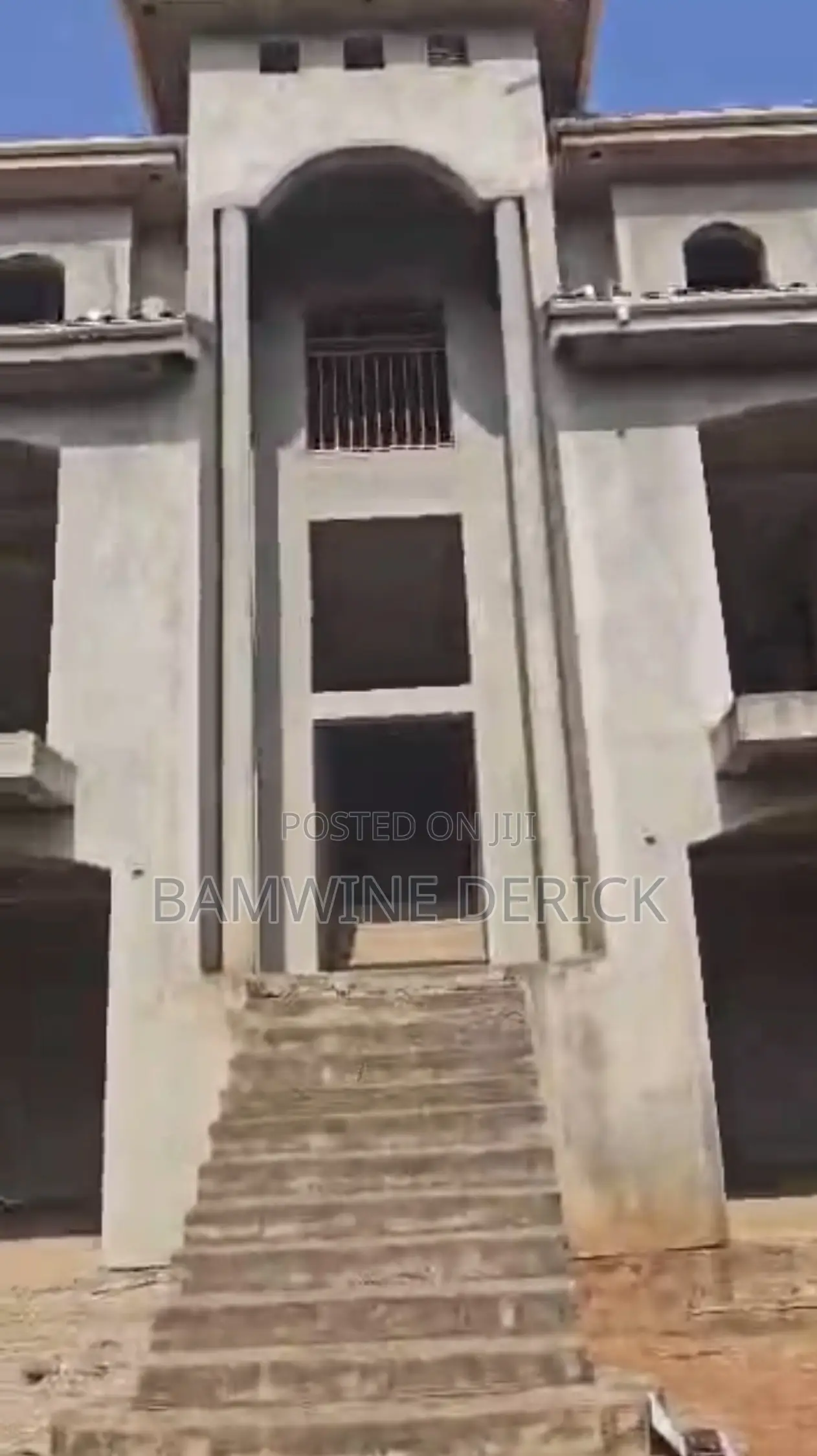 7bdrm Mansion in Mpala Estate, Katabi for sale