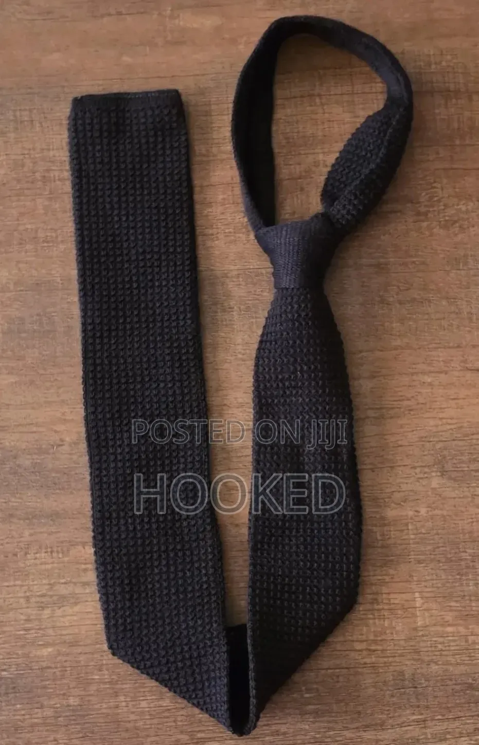 Brown and Hand Sawed Chrochet Tie in 2ndhand.
