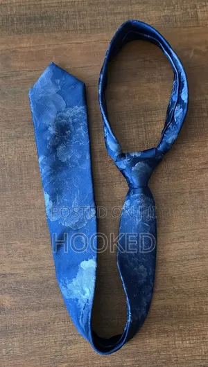 Patterned Elegant Tie for a Fashion Foward Look.