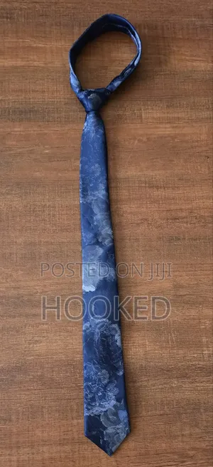 Patterned Elegant Tie for a Fashion Foward Look.