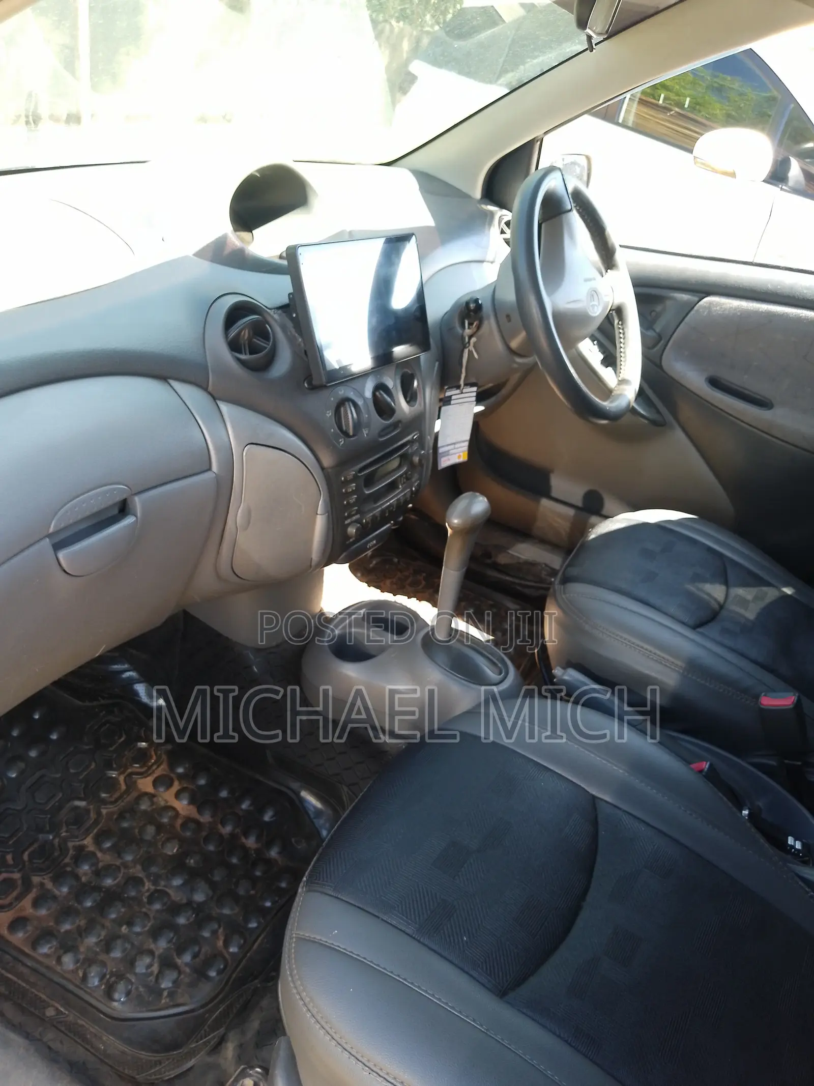 Toyota Vitz 2003 Silver