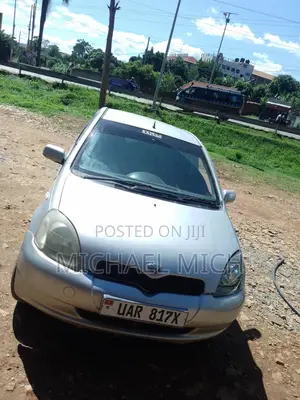 Toyota Vitz 2003 Silver