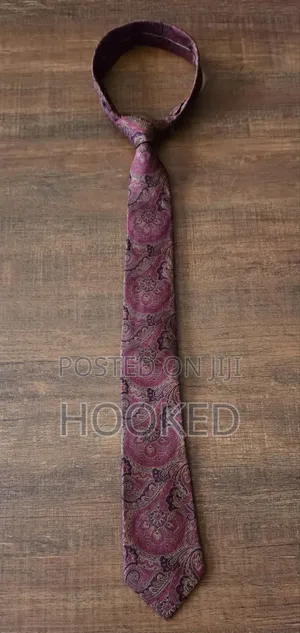 Print Foward Silk Ties in 2ndhand.