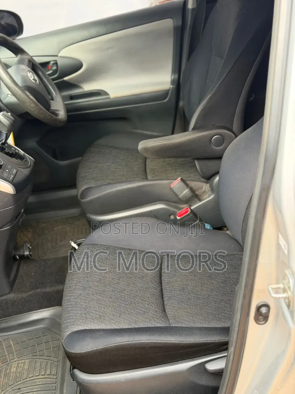 Toyota Wish 2010 Silver