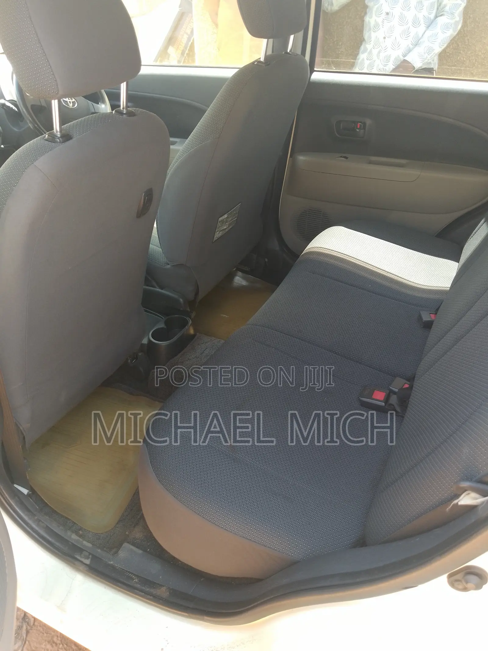 Toyota Vitz 2003 Silver