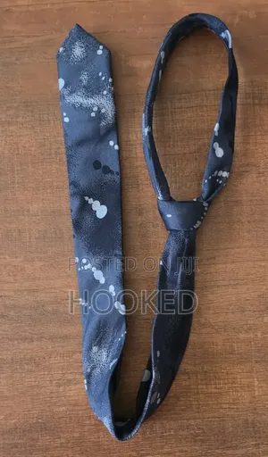 Slim Chic Ties for Slim Build Gentlemen.