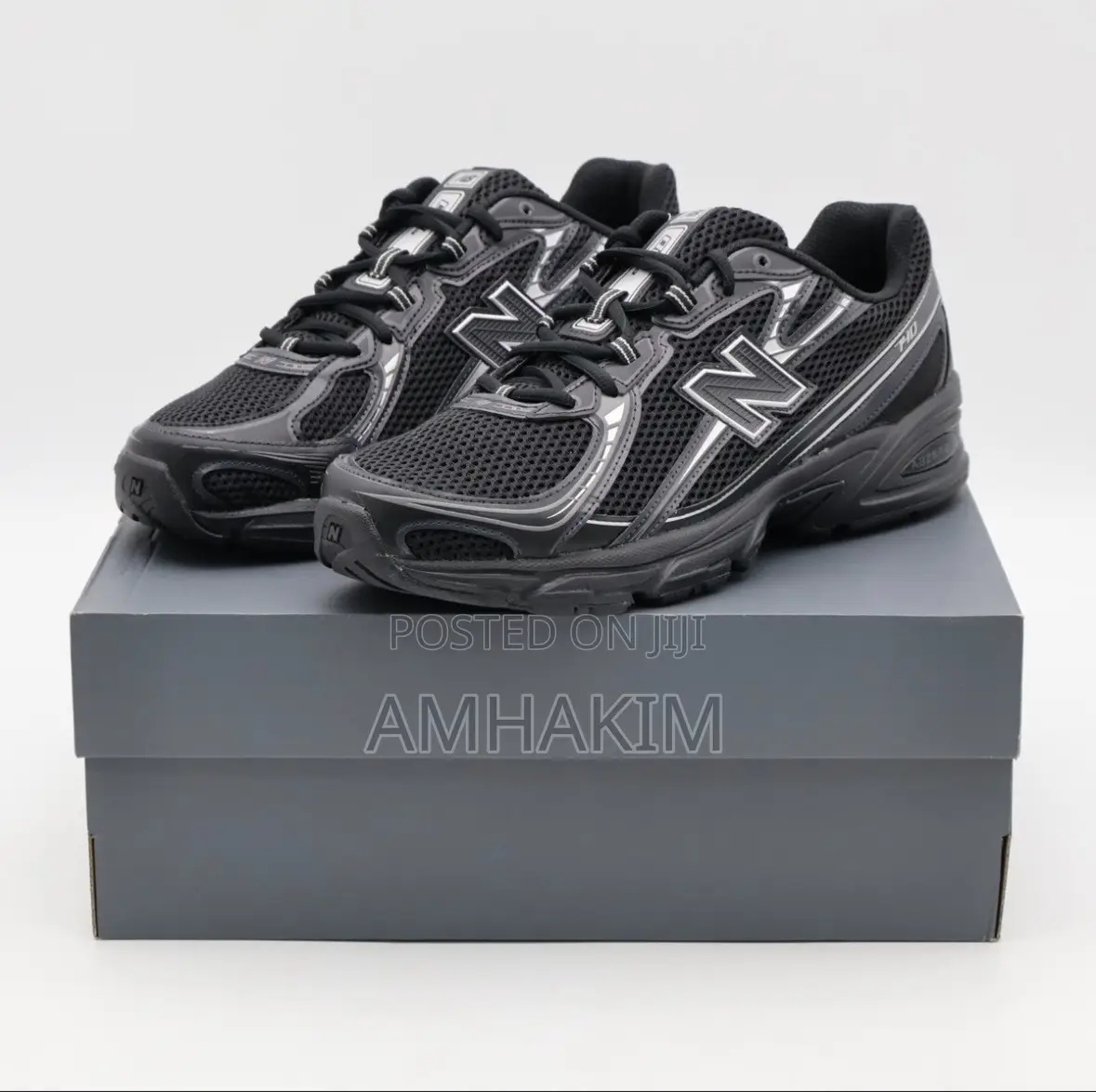New Balance 740 in the Black Silver Metallic Colour Way in Stock