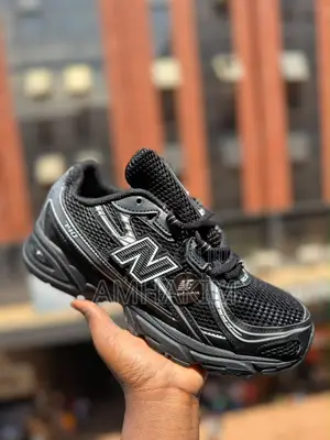 New Balance 740 in the Black Silver Metallic Colour Way in Stock