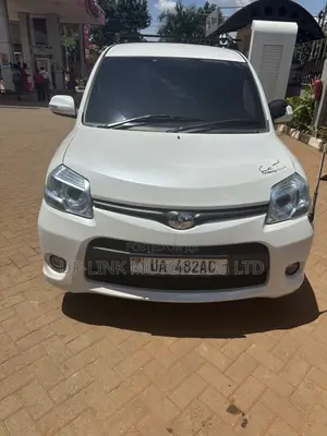 Toyota Sienta 2013 White