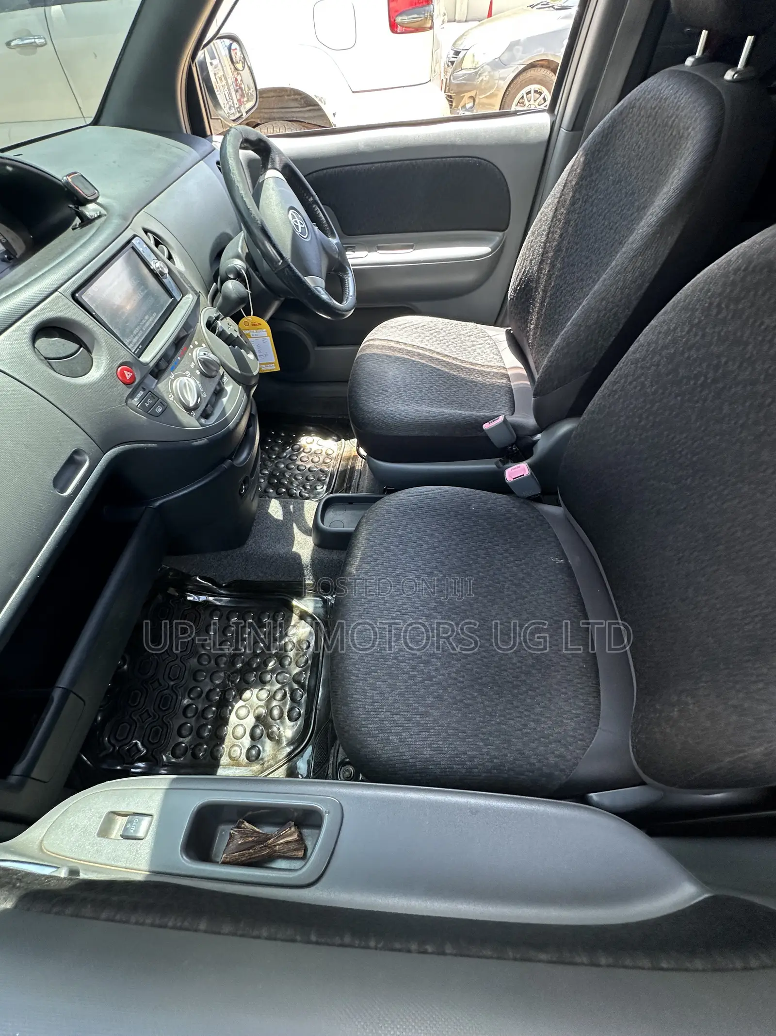 Toyota Sienta 2013 White