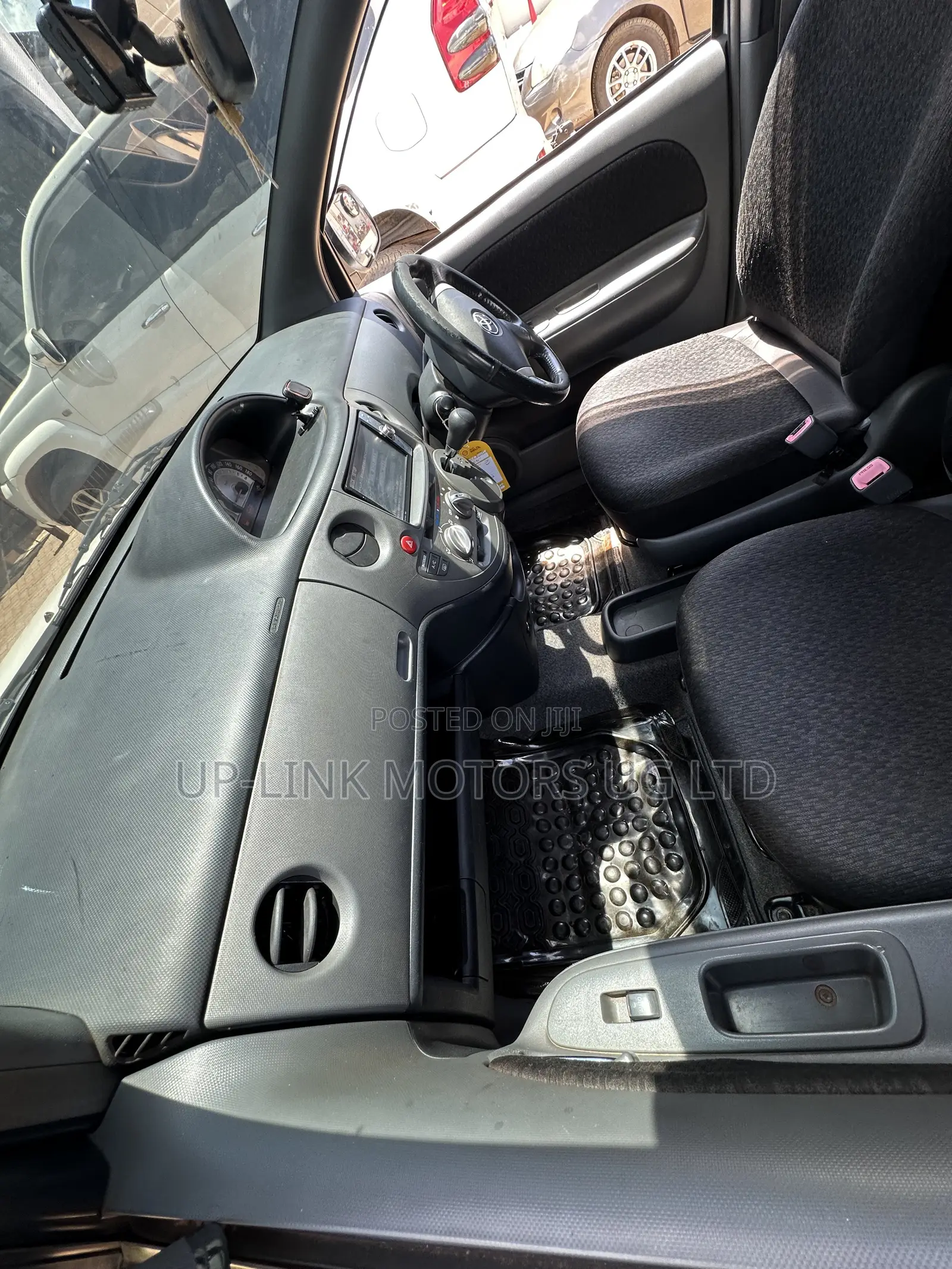 Toyota Sienta 2013 White
