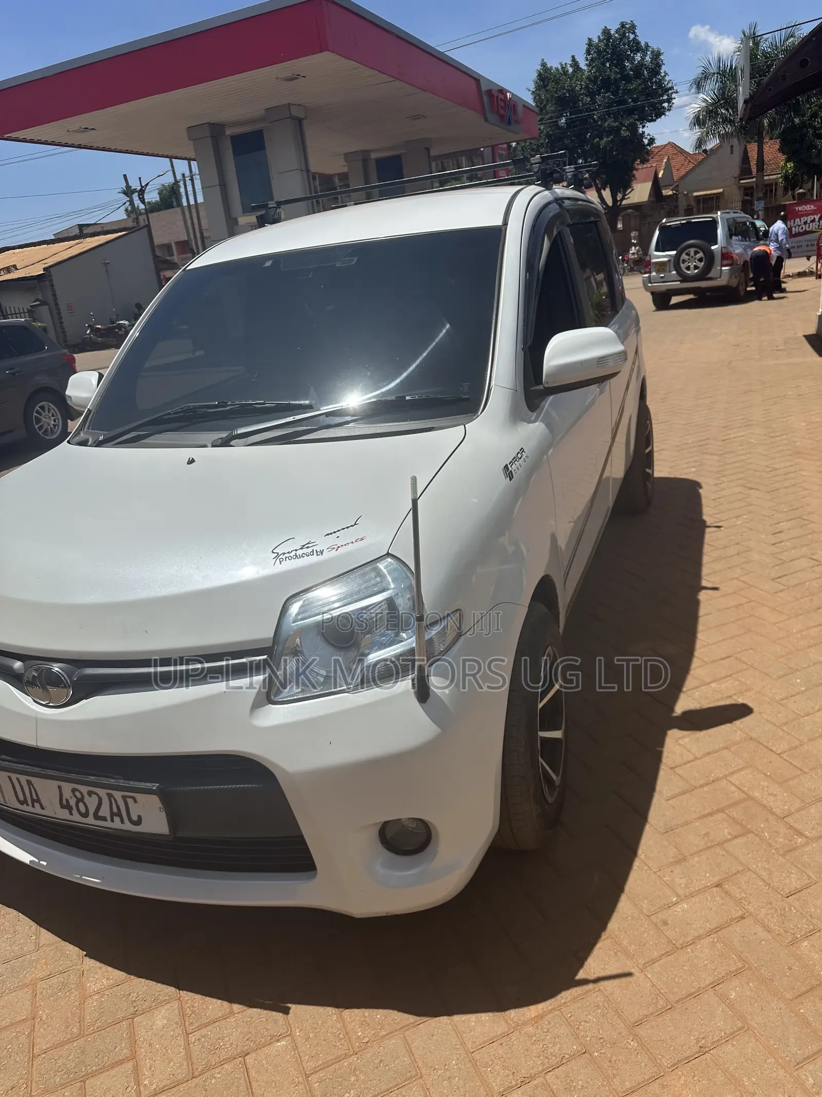 Toyota Sienta 2013 White