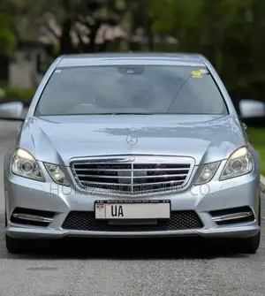 Mercedes-Benz E300 2014 Blue