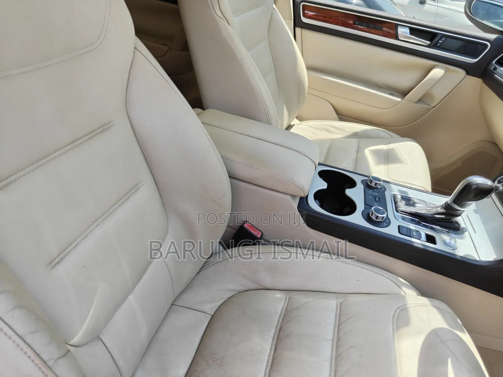 Volkswagen Touareg 2013 Gold